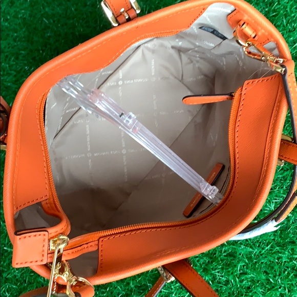 MICHAEL KORS JET SET TRAVEL XS CRYL TZ TOTE - Picture 9 of 16